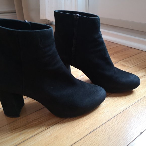 Beautiful Unisa suede booties - Picture 2 of 5